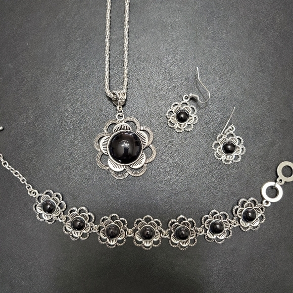 Jewelry - *Sale* Black and silver tone three piece set